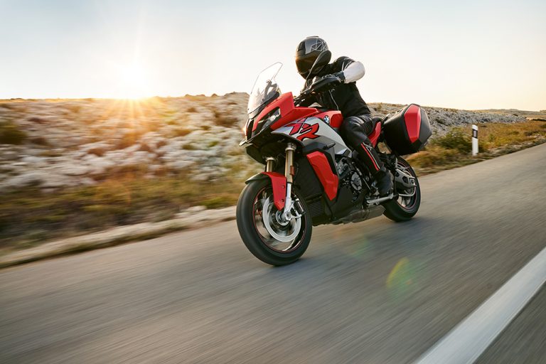 La nuova BMW S 1000 XR arriva dai concessionari BMW